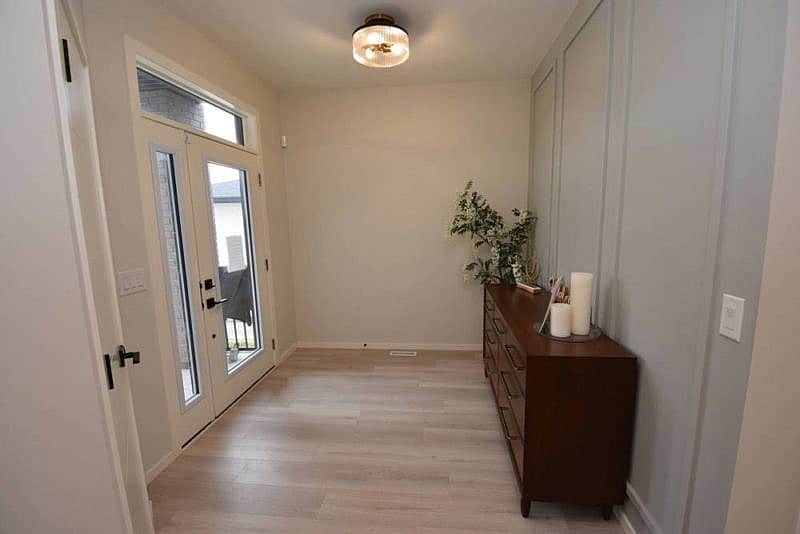 Foyer---297-Granite-Grove-Road
